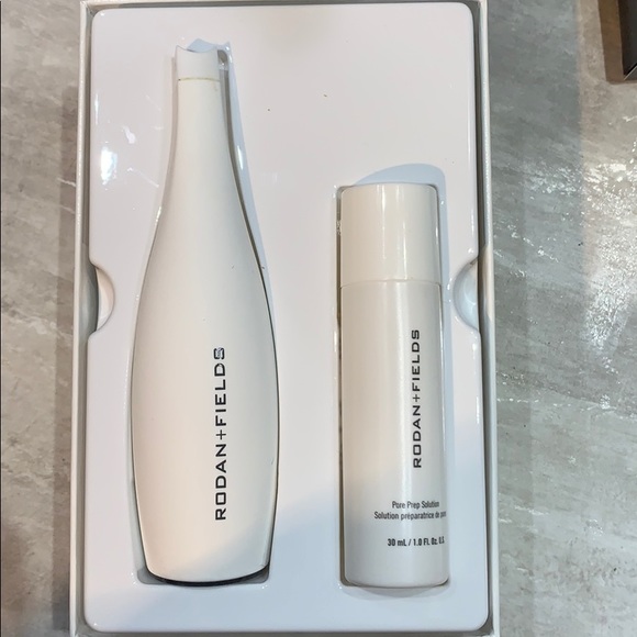 Rodan and Fields Pore Cleaning System MD - Picture 3 of 5